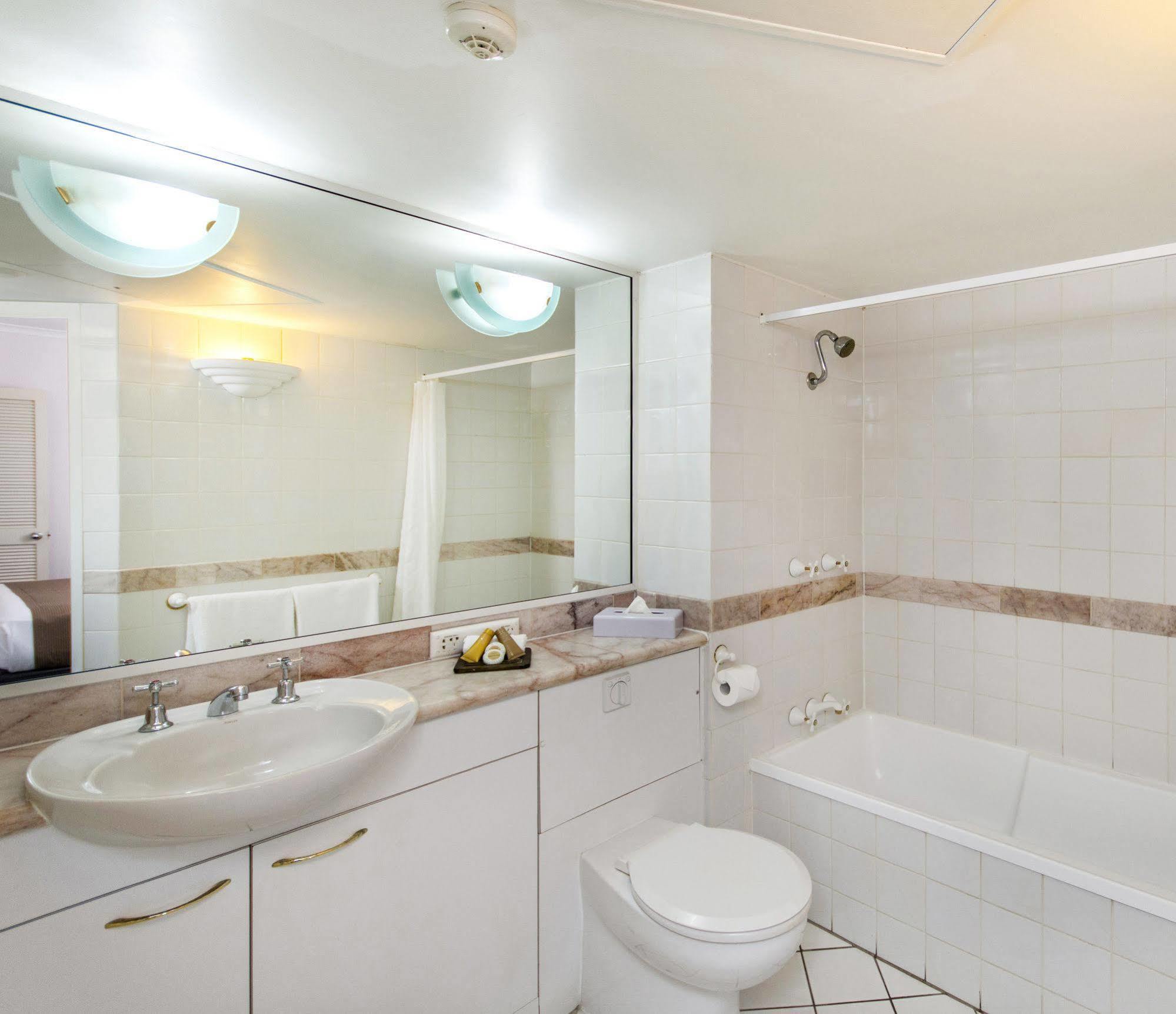 Il Centro Apartment Hotel Cairns Buitenkant foto